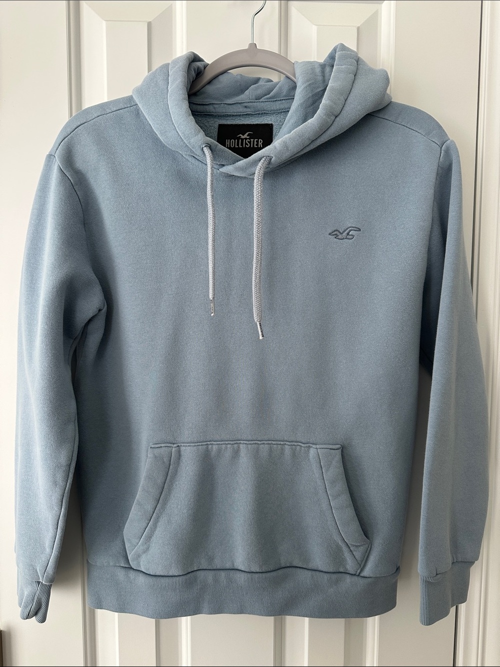 Hollister Men's Light Blue Hooded Pullover Sweatshirt